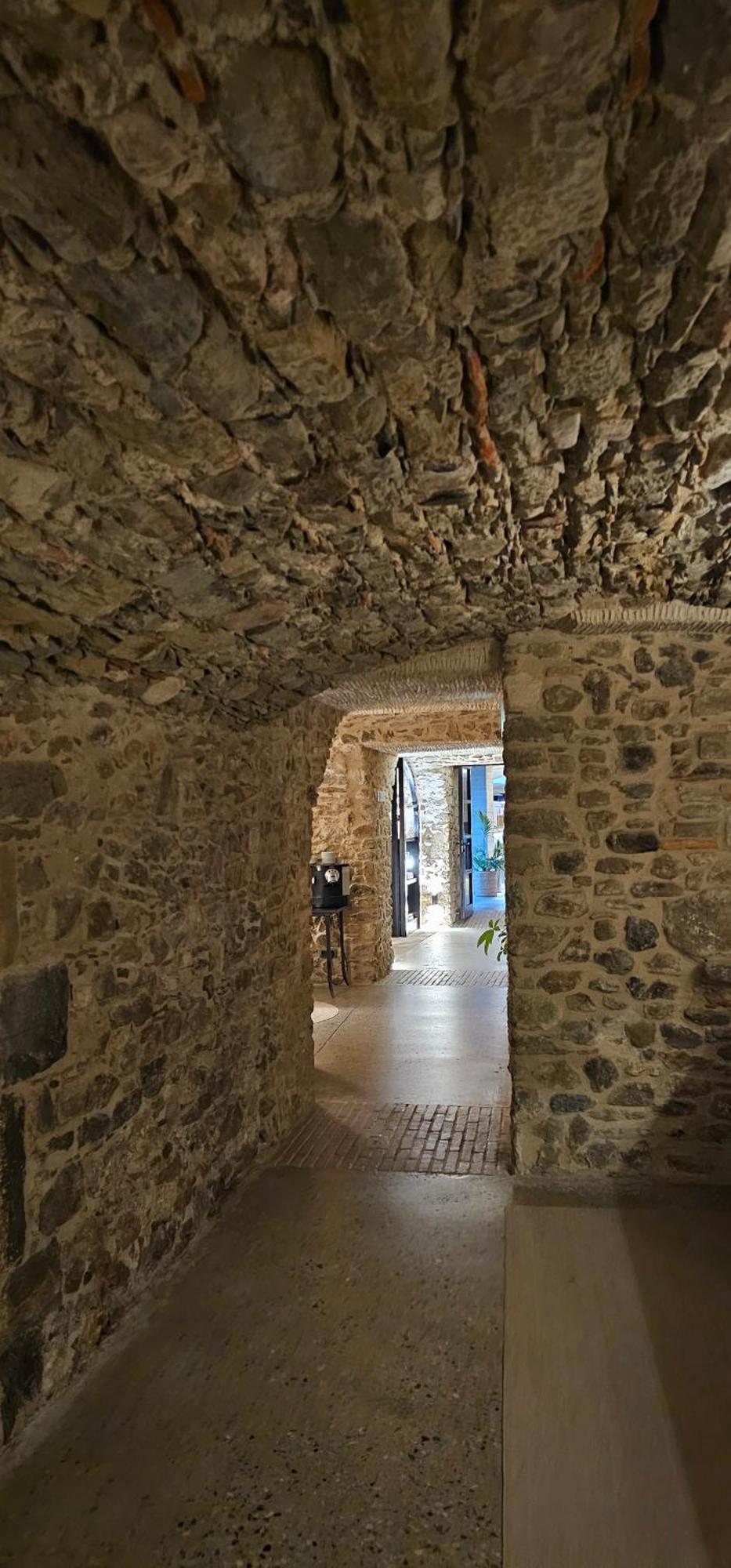 Отель Arcs De Monells - Adults Only Экстерьер фото
